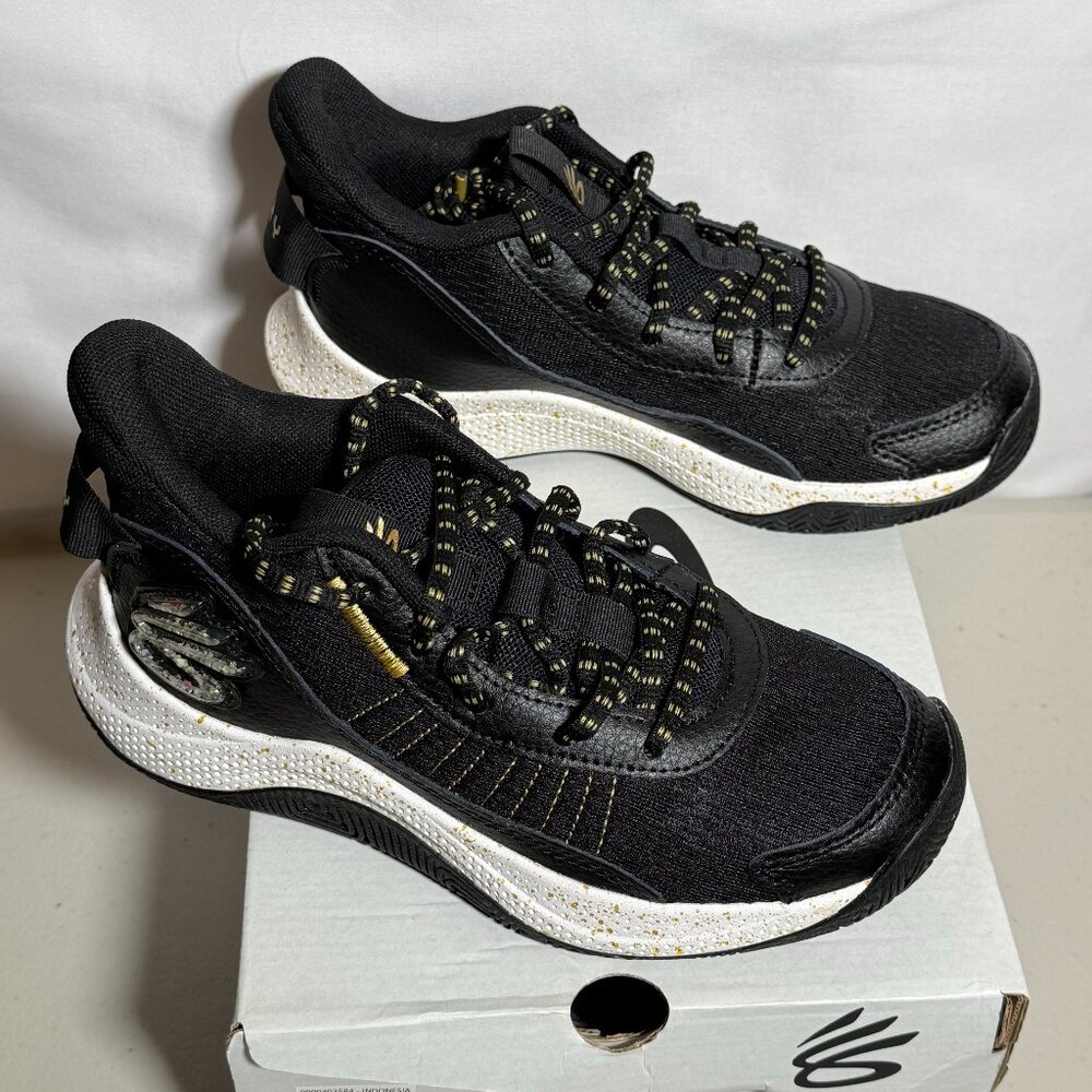 Under Armour GS Curry 3Z7 | Black | Youth Size 4